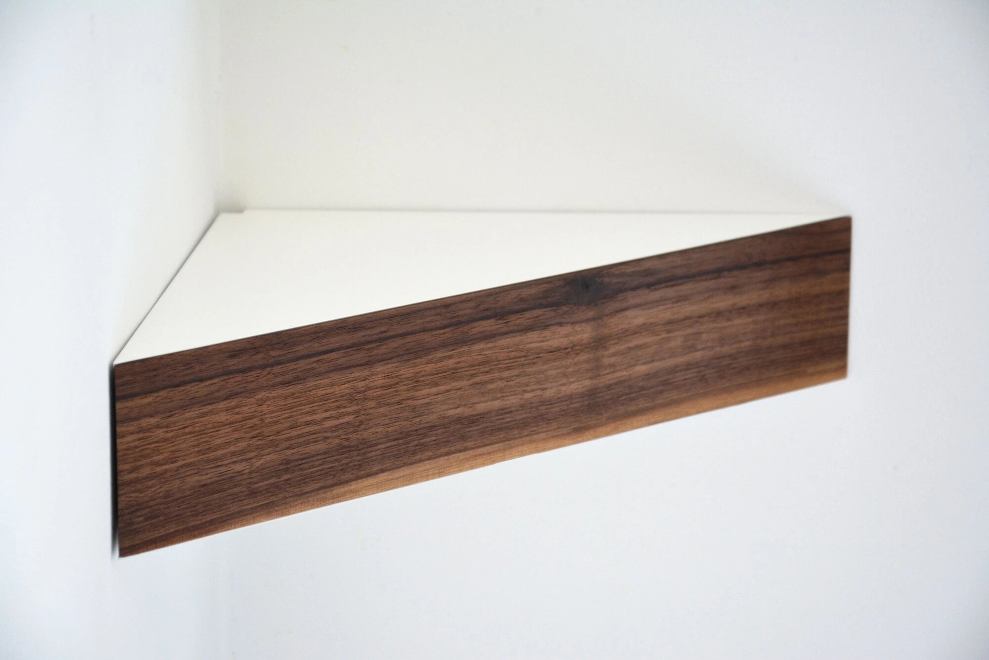 corner floating shelf