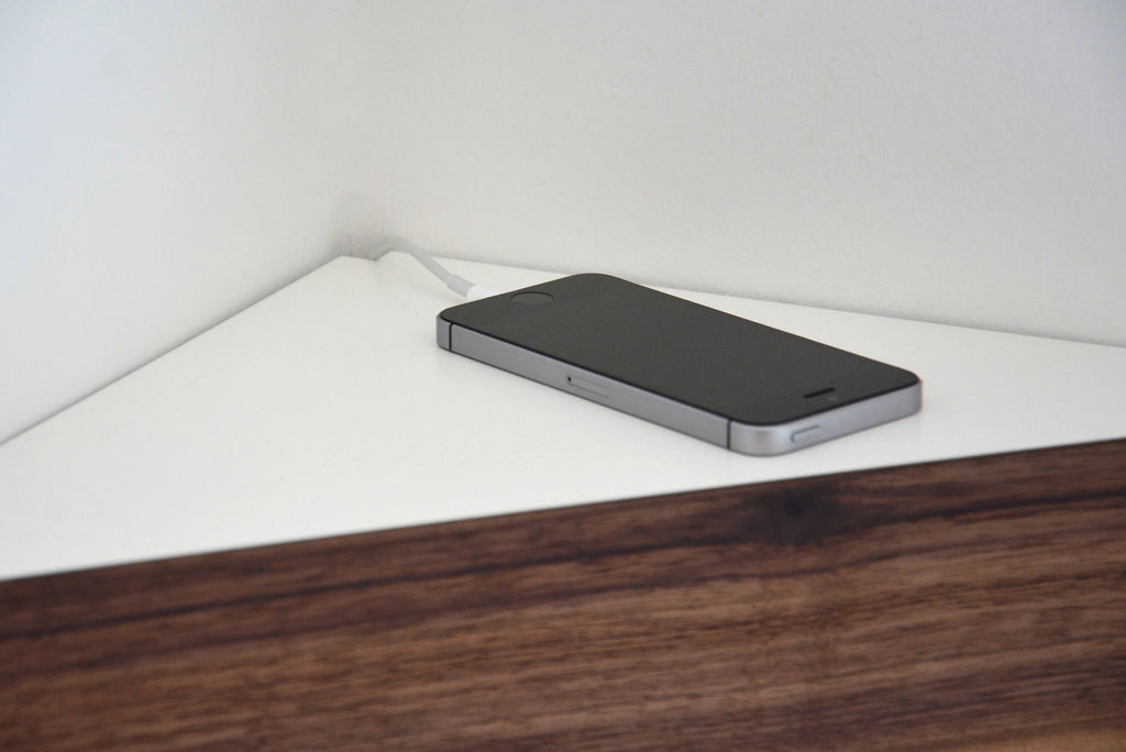 corner floating shelves