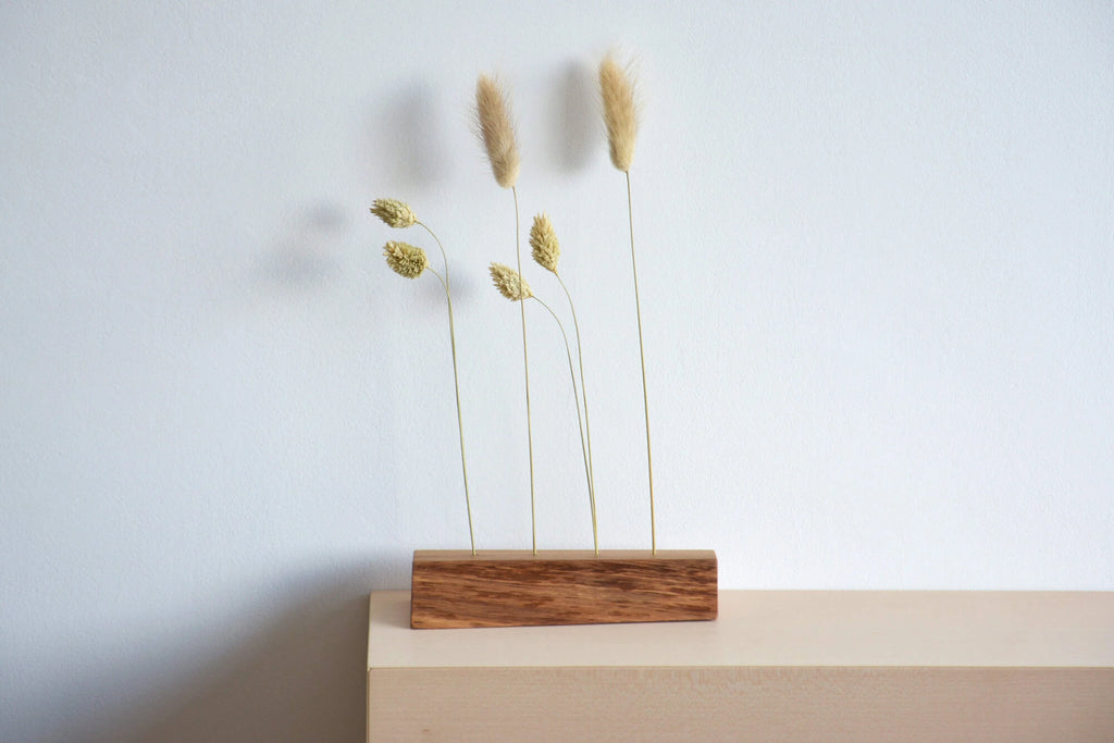 dried flower vase