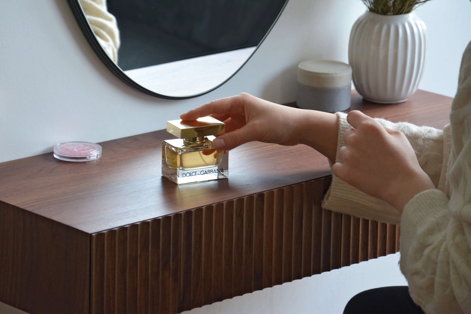 floating dressing table made of walnut