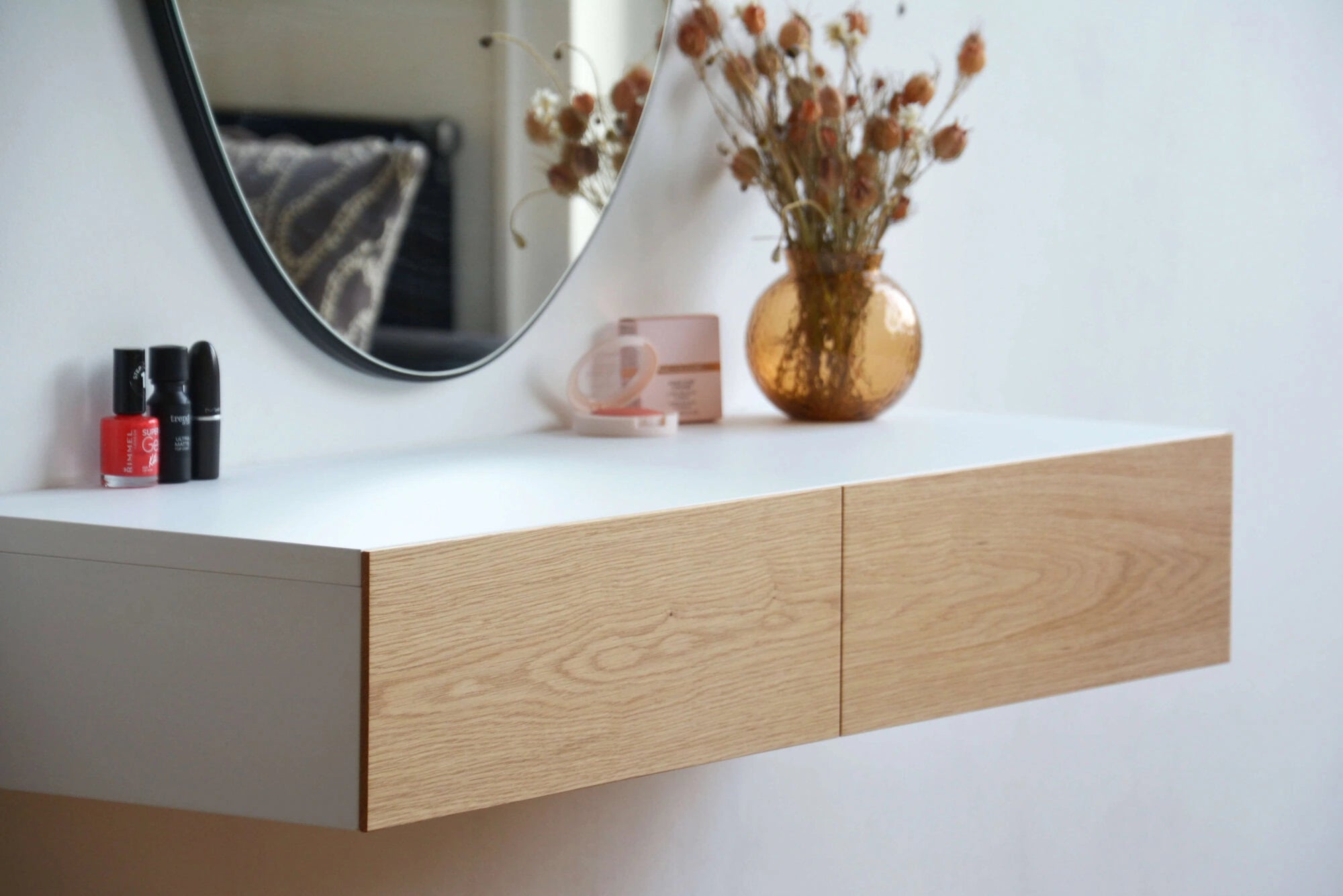 floating dressing table