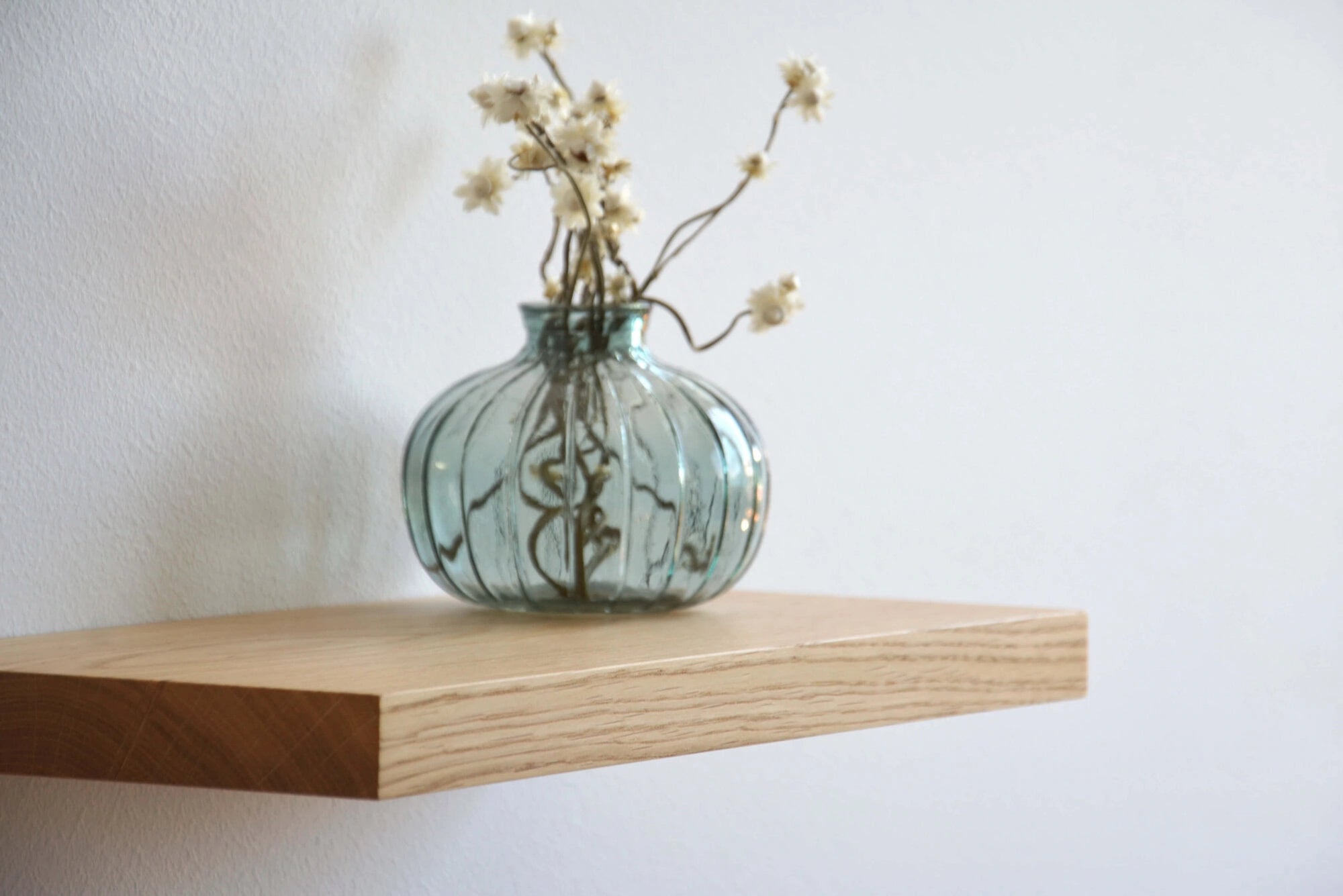 floating shelf made of oak