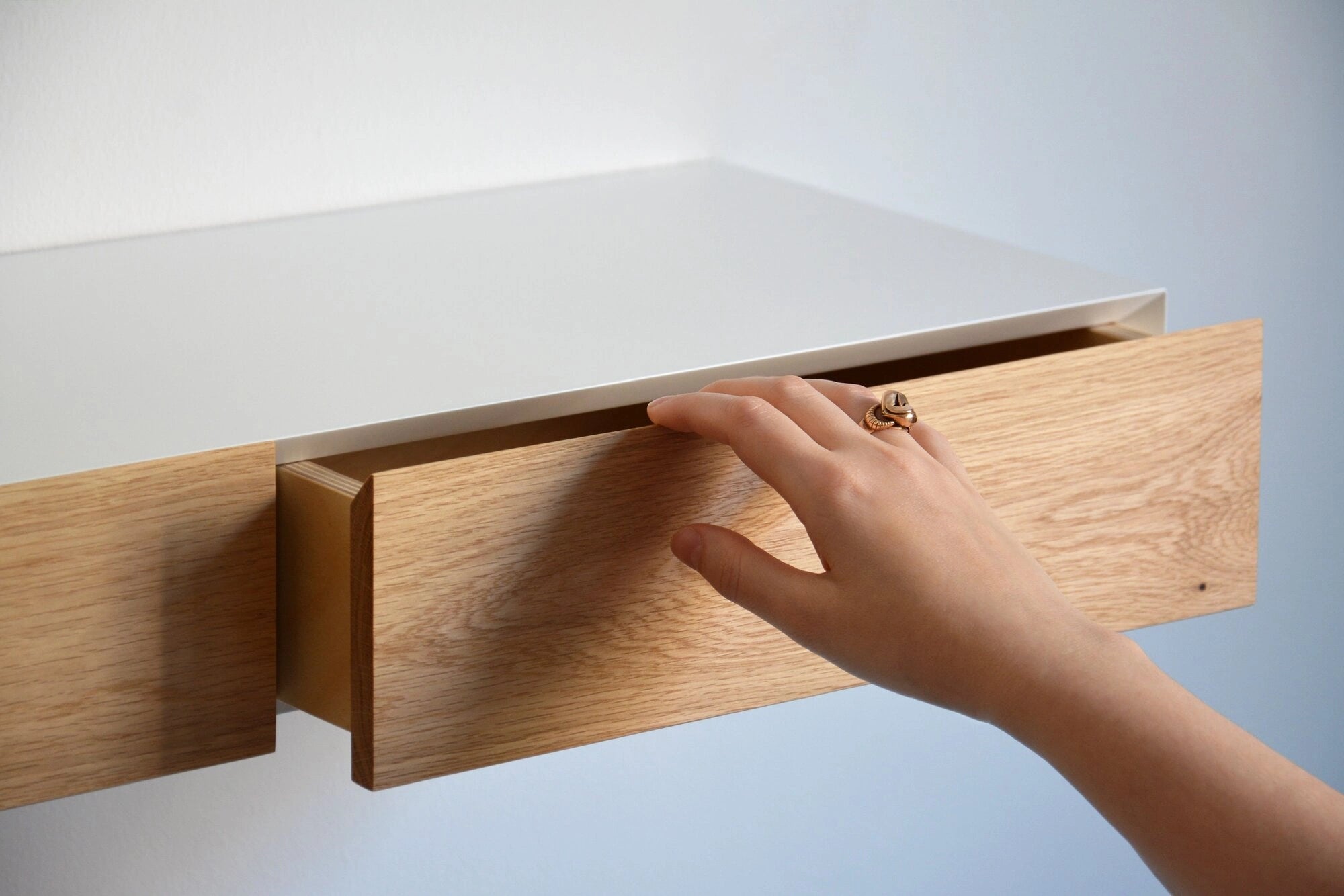 floating dressing table with drawers
