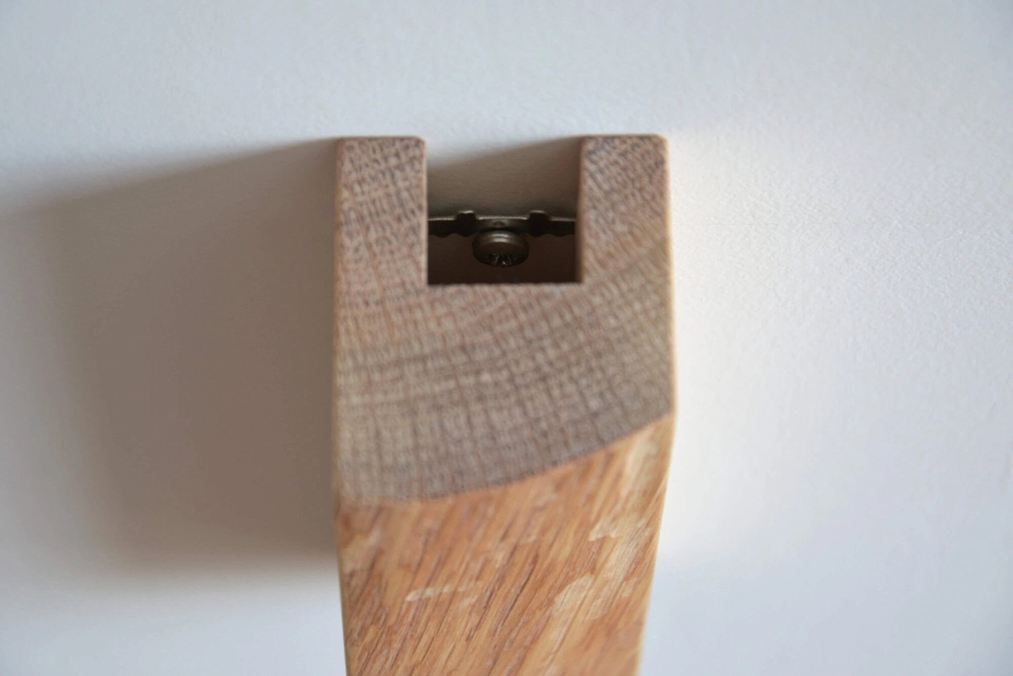wall vase mounting