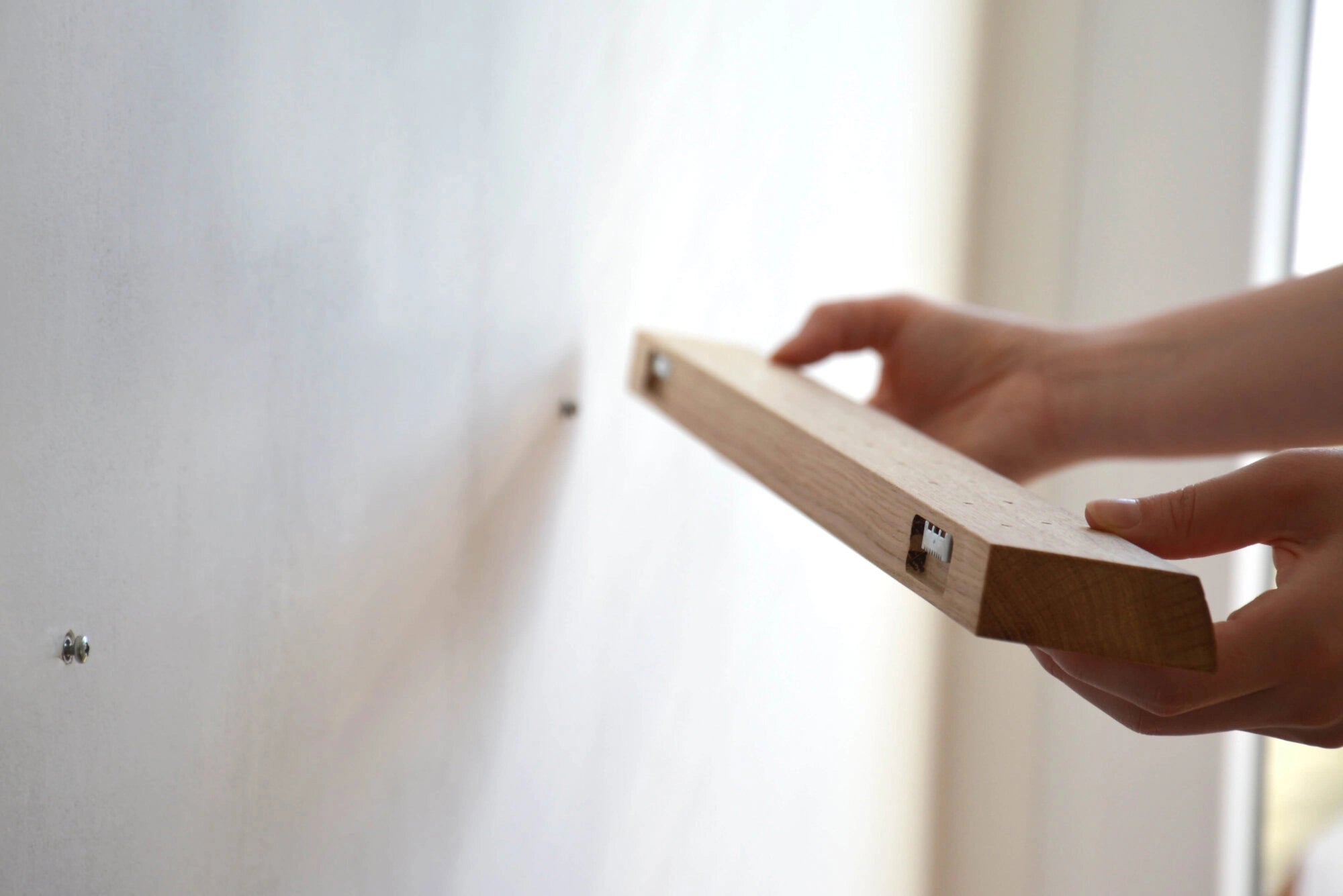 wall vase mounting